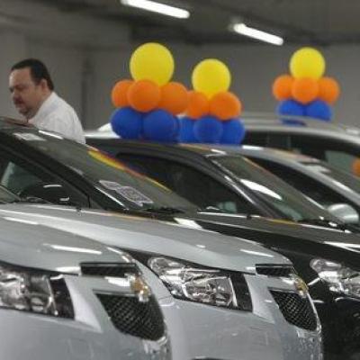Carro popular nacional terá imposto reduzido e pode ficar mais barato; governo prepara novo programa de incentivo automotivo